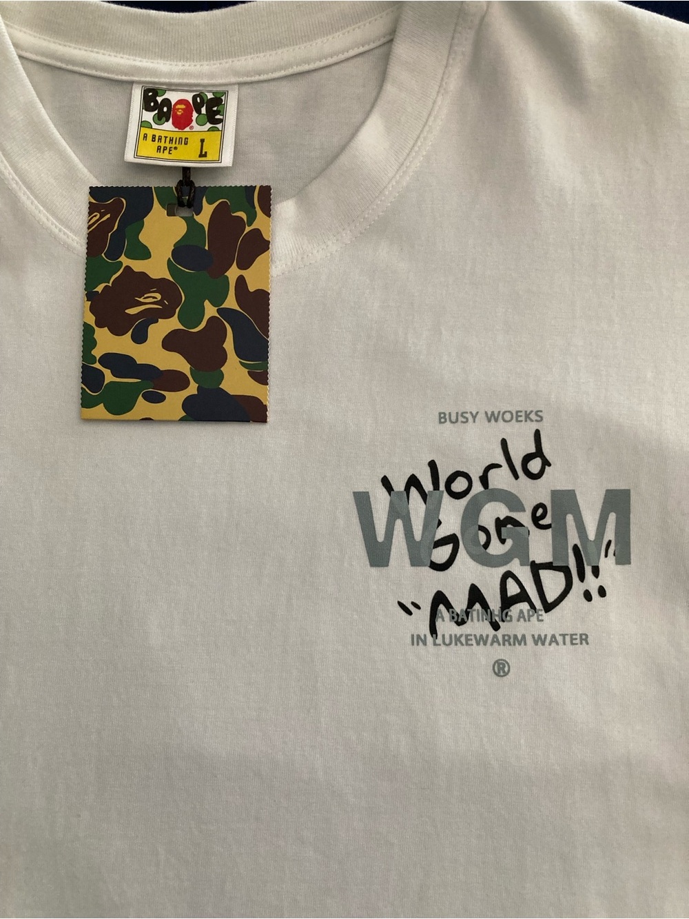(BAPE) White World Gone Mad Graphic T-Shirt